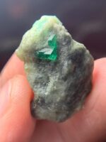 28.14ct Emerald from Swat Valley: Collector’s Treasure - Image 3