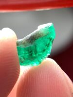 Radiant Simplicity: 1.81ct Emerald Crystal from Swat Valley - Image 4