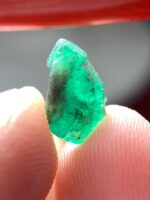 Radiant Simplicity: 1.81ct Emerald Crystal from Swat Valley - Image 5