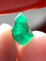 Radiant Simplicity: 1.81ct Emerald Crystal from Swat Valley - Image 10