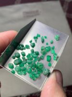 19.25 ct Swat Emerald Rough Lot – Authentic Green Crystals from Pakistan - Image 4