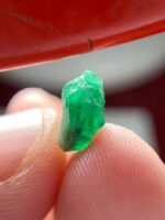 A Rarity in Green: 2.54ct Swat Emerald Crystal with Exceptional Form - Image 7