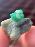 A 20.33ct Swat Emerald Specimen: Compact, Balanced, and Naturally Striking - Image 5