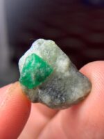 A Compact Treasure of Swat Valley: The 13.29-Carat Emerald Specimen - Image 2