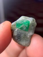 A Compact Treasure of Swat Valley: The 13.29-Carat Emerald Specimen - Image 3