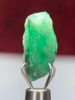 5.47ct Swat Emerald Crystal: A Naturally Sculpted Gemstone with Striking Length - Image 6