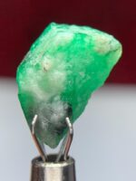 5.47ct Swat Emerald Crystal: A Naturally Sculpted Gemstone with Striking Length - Image 8