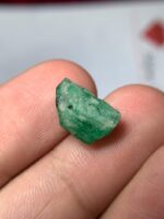 5.47ct Swat Emerald Crystal: A Naturally Sculpted Gemstone with Striking Length - Image 9