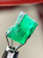 Hidden Depths: 3.35 Carat Swat Emerald Crystal - Image 2