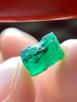 Hidden Depths: 3.35 Carat Swat Emerald Crystal - Image 4