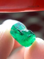 Hidden Depths: 3.35 Carat Swat Emerald Crystal - Image 5