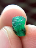 Hidden Depths: 3.35 Carat Swat Emerald Crystal - Image 8