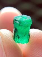 Hidden Depths: 3.35 Carat Swat Emerald Crystal - Image 9