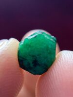 Precision in Nature: 3.15 ct Swat Emerald Crystal (7.90 × 7.31 × 6.07 mm) - Image 7