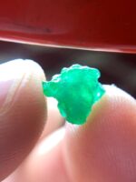 2.56 Ct Swat Emerald Crystal – Compact Symmetry with Natural Balance - Image 3