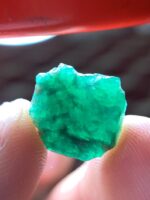 Discover the Timeless Beauty of an 8.00 Ct Emerald Crystal - Image 2