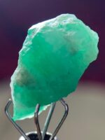6.51ct Swat Emerald Crystal (14x9x7mm) – Untreated Natural Green Gem from Pakistan - Image 3