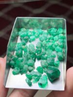A Compact and Cohesive Swat Valley Emerald Rough Lot – 48.10 Carats - Image 4