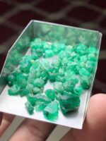 A Compact and Cohesive Swat Valley Emerald Rough Lot – 48.10 Carats - Image 5