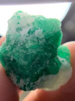 Rare 47.53ct Emerald Specimen from Swat – A Striking Crystal of Natural Elegance (26x21x15mm) - Image 2