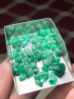 A Compact and Cohesive Swat Valley Emerald Rough Lot – 48.10 Carats - Image 12
