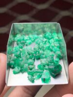 A Compact and Cohesive Swat Valley Emerald Rough Lot – 48.10 Carats - Image 13