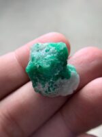 Rare 47.53ct Emerald Specimen from Swat – A Striking Crystal of Natural Elegance (26x21x15mm) - Image 8
