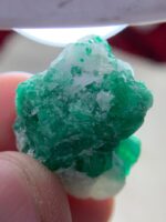Rare 47.53ct Emerald Specimen from Swat – A Striking Crystal of Natural Elegance (26x21x15mm) - Image 9