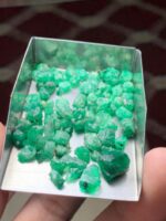 A Compact and Cohesive Swat Valley Emerald Rough Lot – 48.10 Carats - Image 10
