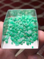 53.70 Carat Swat Emerald Rough Lot: Versatile Crystals for Balanced Gem Design - Image 13