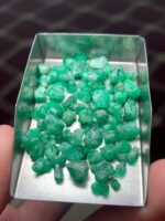 Volumetric Strength: 55.90 ct Emerald Rough Lot from Swat Valley - Image 6
