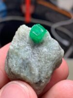 Discover the Beauty and Rarity of a 59.10 ct Emerald Specimen: A Gemstone of Timeless Elegance - Image 2