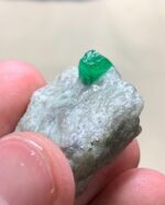 Discover the Beauty and Rarity of a 59.10 ct Emerald Specimen: A Gemstone of Timeless Elegance - Image 4
