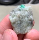 Discover the Beauty and Rarity of a 59.10 ct Emerald Specimen: A Gemstone of Timeless Elegance - Image 7