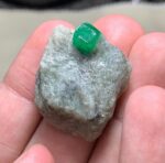 Discover the Beauty and Rarity of a 59.10 ct Emerald Specimen: A Gemstone of Timeless Elegance - Image 8