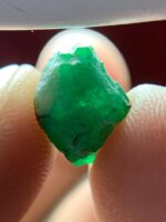Unveiling the Grandeur of a 4.36ct Emerald Crystal from Swat: Size, Brilliance, and Origin - Image 3