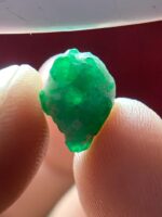 Unveiling the Grandeur of a 4.36ct Emerald Crystal from Swat: Size, Brilliance, and Origin - Image 6
