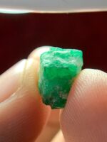 Unveiling the Grandeur of a 4.36ct Emerald Crystal from Swat: Size, Brilliance, and Origin - Image 7