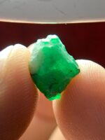 Unveiling the Grandeur of a 4.36ct Emerald Crystal from Swat: Size, Brilliance, and Origin - Image 9