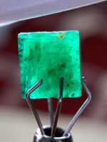 2.26ct Swat Emerald Crystal: Vivid Green Gemstone - Image 11
