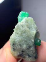 60.55ct Swat Emerald Specimen – Striking Natural Crystal (33.67 x 20.50 x 16.75mm) - Image 4