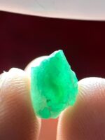 4.15ct Natural Emerald Crystal from Swat – Long Elegance and Pure Green Brilliance - Image 3