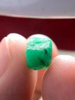Going Deep: A 3.96ct Swat Emerald Crystal with Bold Vertical Presence - Image 6
