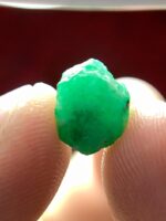 Going Deep: A 3.96ct Swat Emerald Crystal with Bold Vertical Presence - Image 7