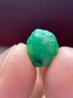 Going Deep: A 3.96ct Swat Emerald Crystal with Bold Vertical Presence - Image 8