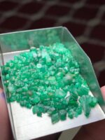 41.73 Carat Swat Emerald Rough Lot, Natural Crystals - Image 10