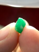 Gem Feature: 2.46 ct Swat Emerald Crystal - Image 7