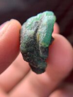 23.40 ct Swat Emerald: A Slender Crystal With Deep Green Brilliance - Image 11