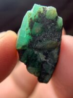 23.40 ct Swat Emerald: A Slender Crystal With Deep Green Brilliance - Image 10