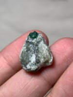 Compact Elegance: 19.14 ct Swat Emerald Specimen with Distinct Crystal Form - Image 3